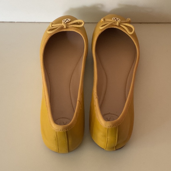 Tory Burch Chelsea Ballet Conceria Cameo - Picture 4 of 7